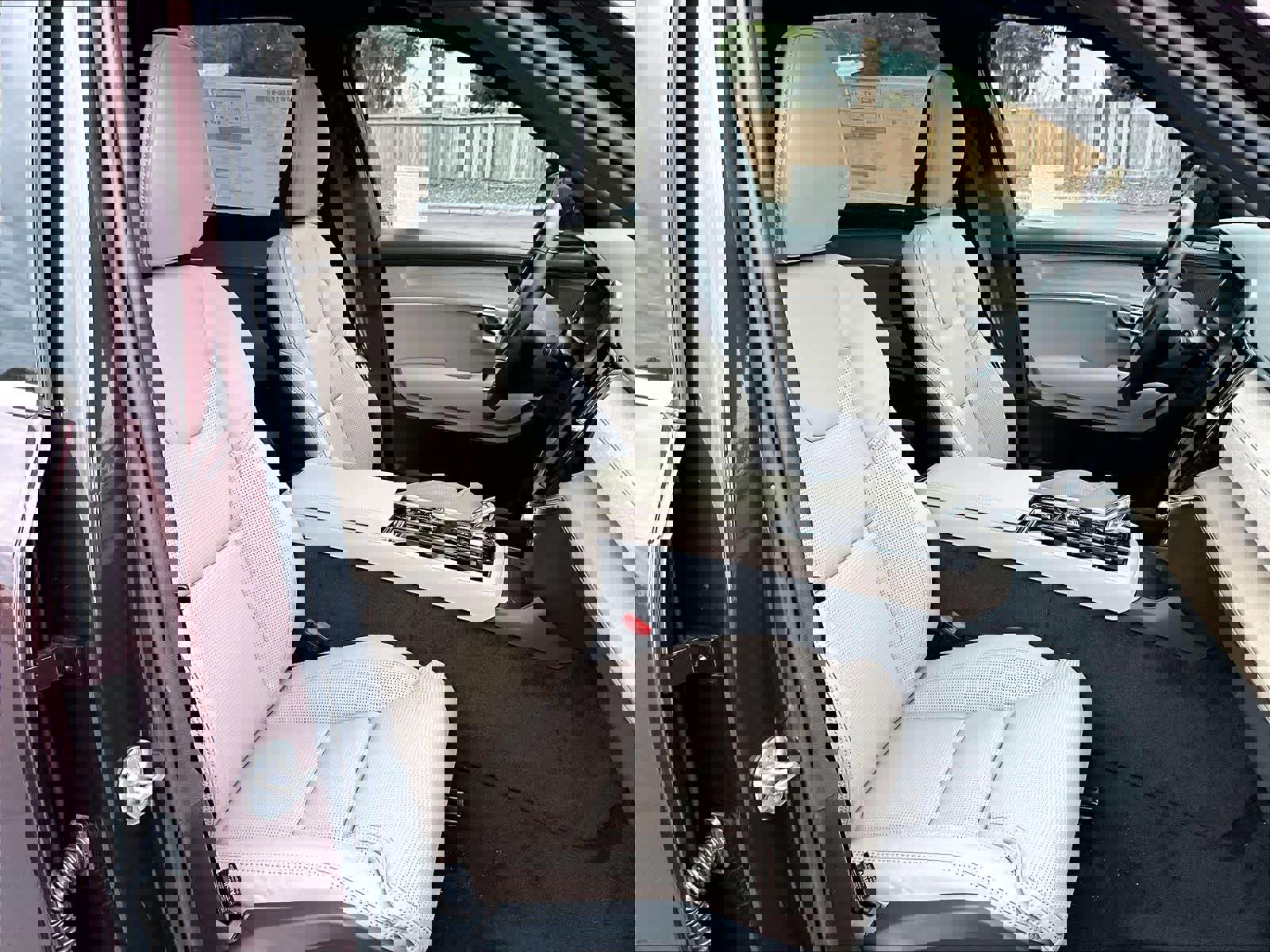 New 2026 Volvo XC90 T8 Ultra w/ Protection Package Premier image 32