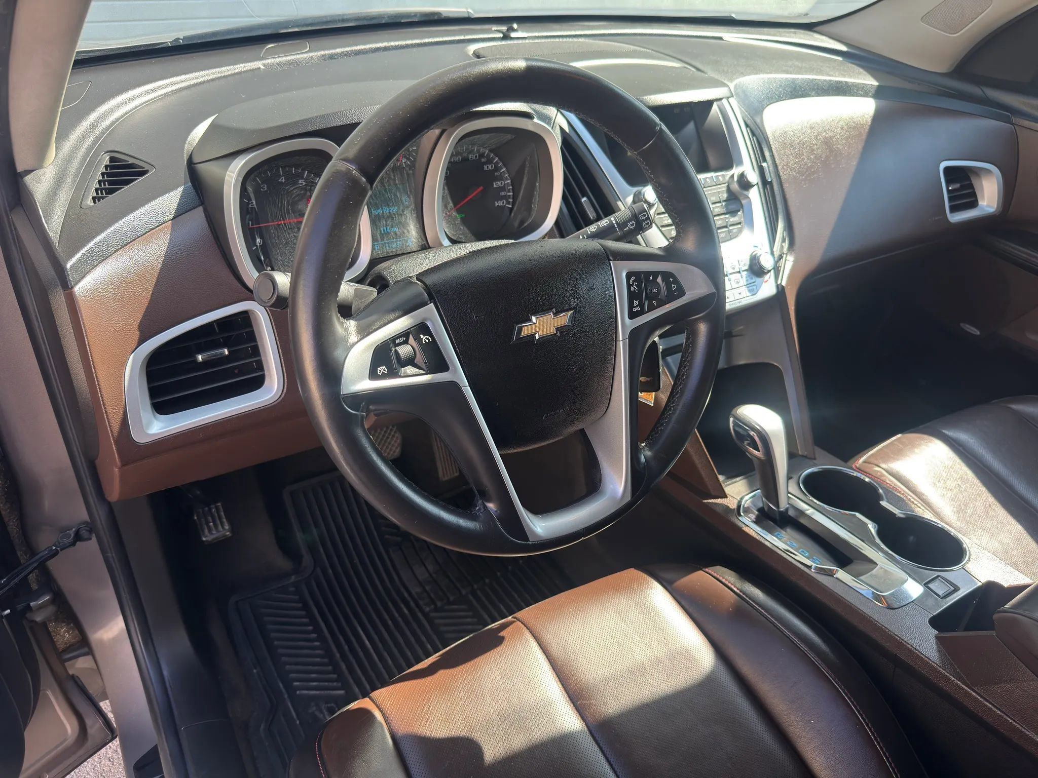 Used 2011 Chevrolet Equinox LTZ w/ LPO, Protection Package AWD/4WD image 3