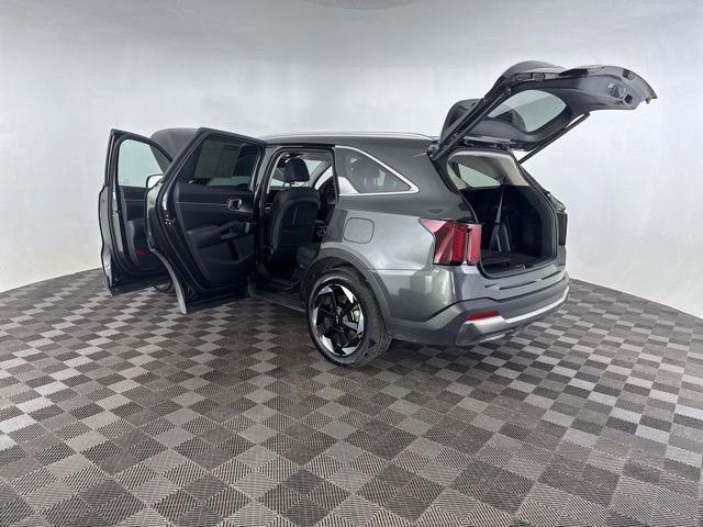 Certified 2025 Kia Sorento EX image 18