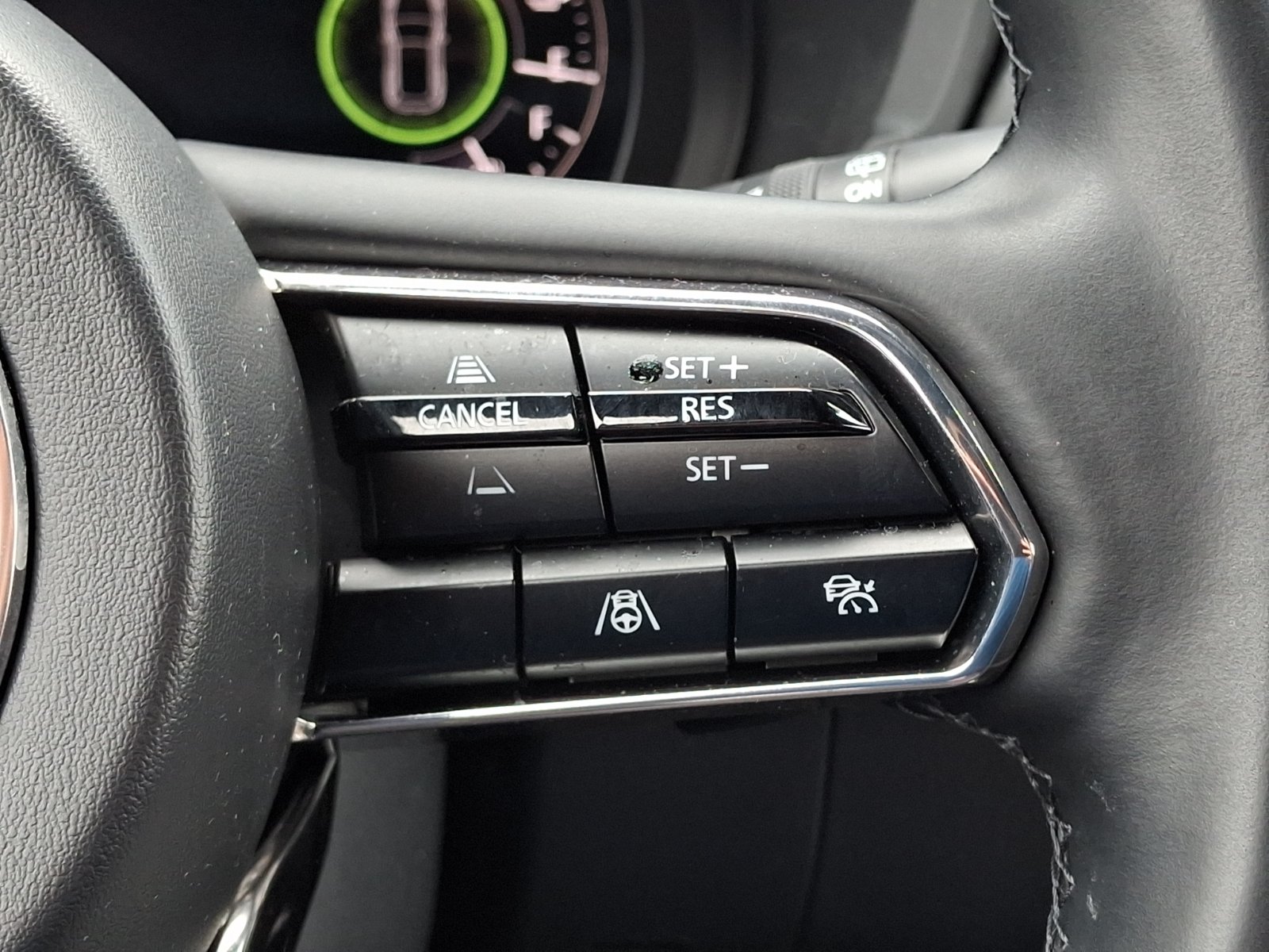 Certified 2025 MAZDA CX-70 Plug-In Hybrid w/ Premium Plus AWD/4WD image 24