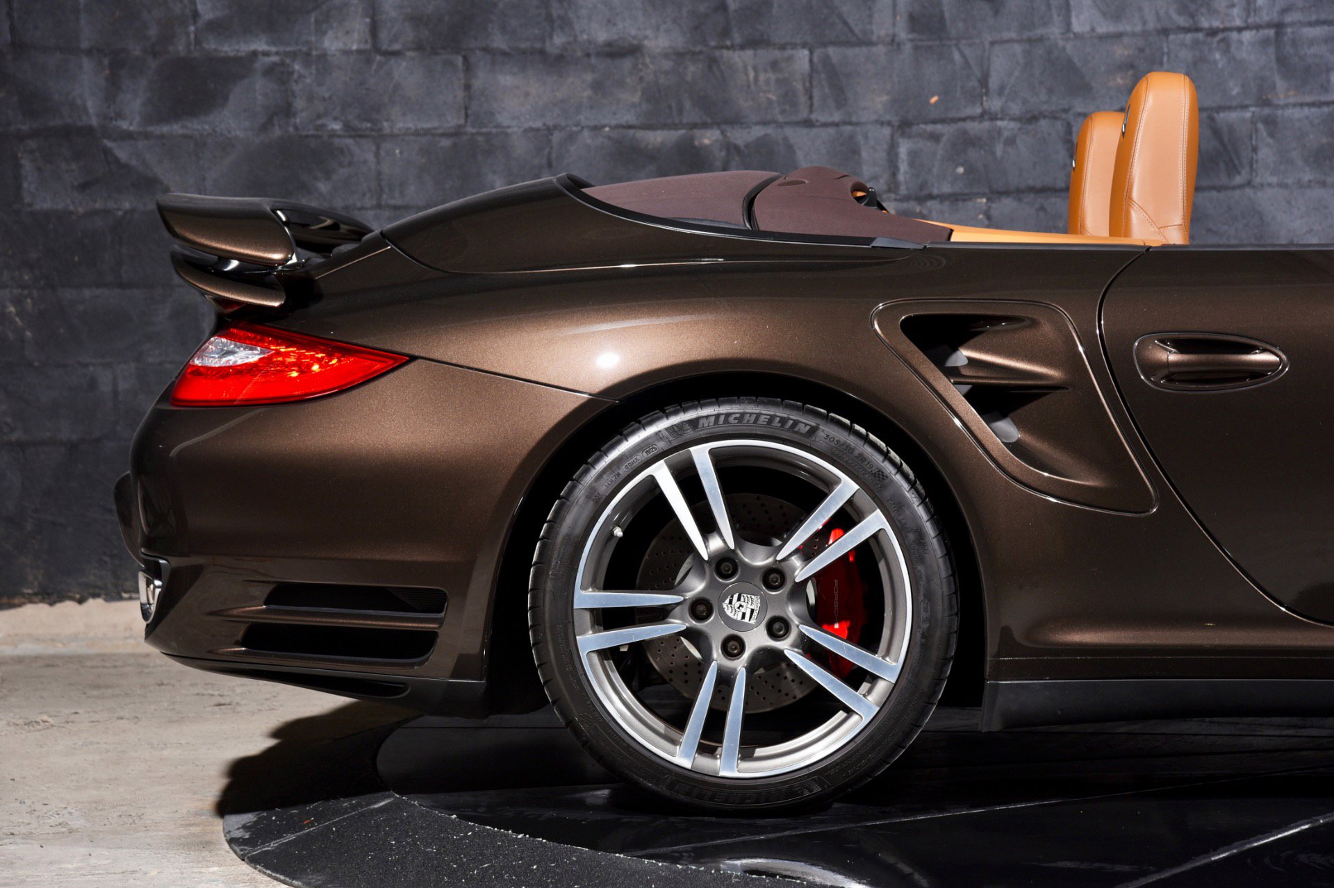 Used 2010 Porsche 911 Turbo image 22