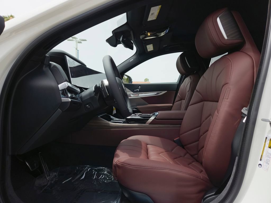 New 2026 BMW 740i w/ Premium Package RWD image 7