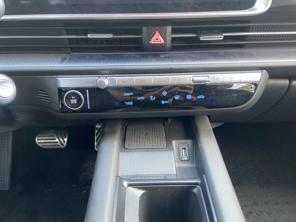 Used 2024 Hyundai Ioniq 6 Limited RWD image 17