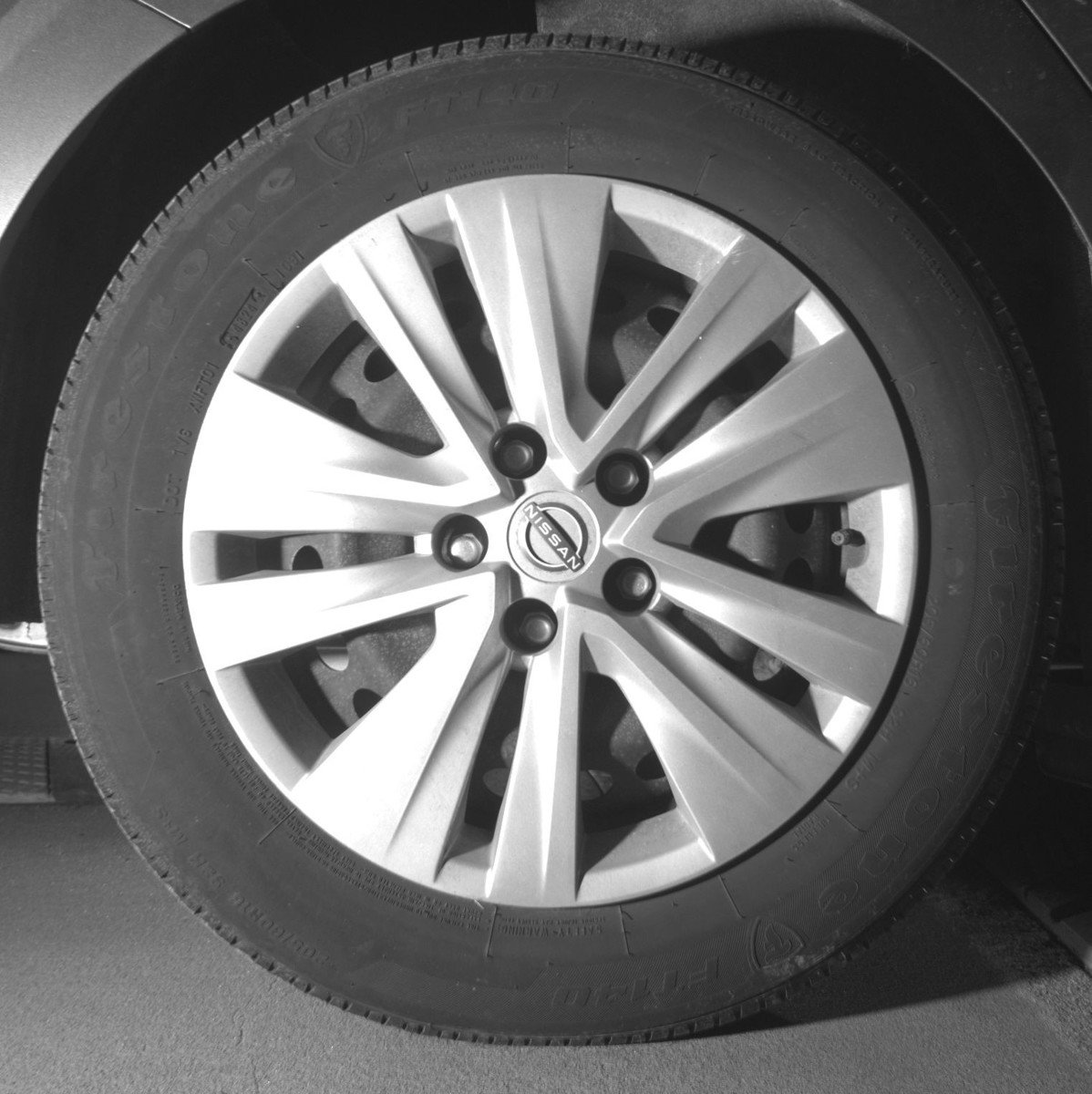 Used 2025 Nissan Sentra S image 15