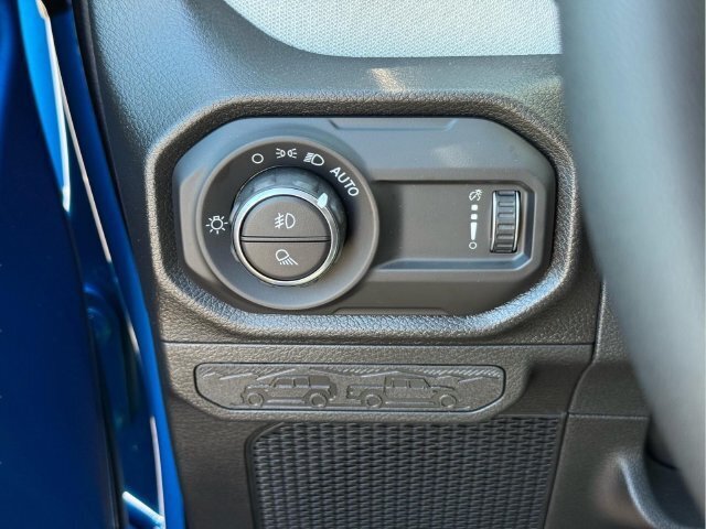 New 2026 Jeep Gladiator Sport AWD/4WD image 17