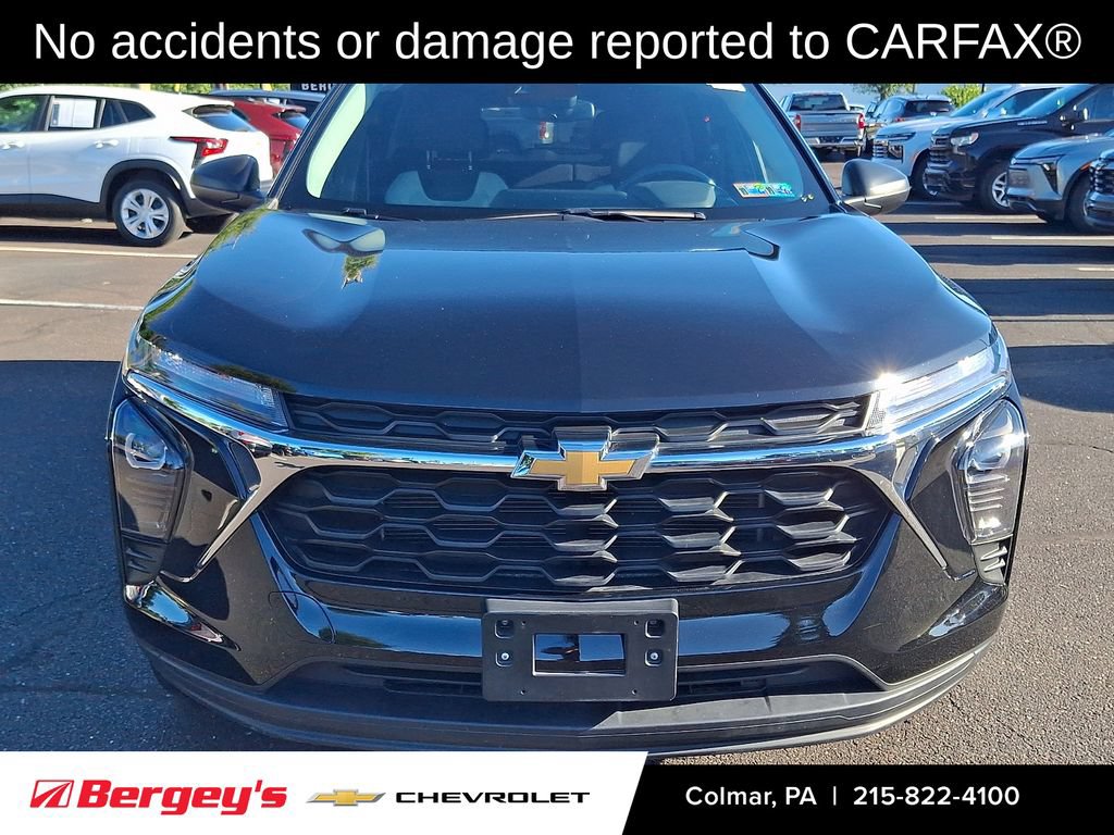 Certified 2024 Chevrolet Trax LS FWD image 2