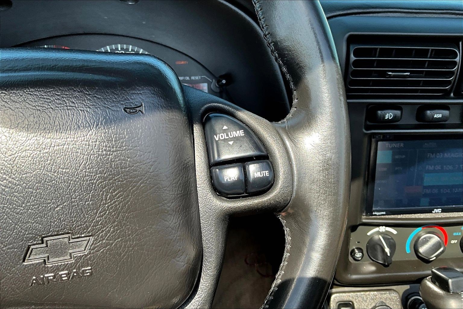 Used 2002 Chevrolet Camaro Z28 w/ Sport Appearance Pkg RWD image 11