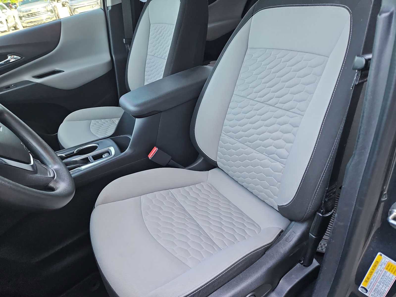 Used 2018 Chevrolet Equinox LT FWD image 27