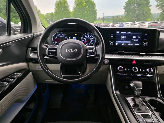 Used 2023 Kia Carnival LX FWD image 20