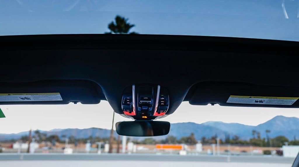 Used 2023 Porsche Cayenne Platinum Edition image 17