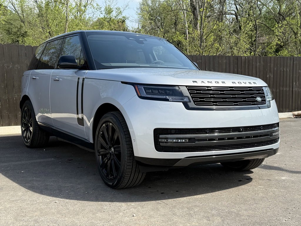 New 2025 Land Rover Range Rover SE image 8