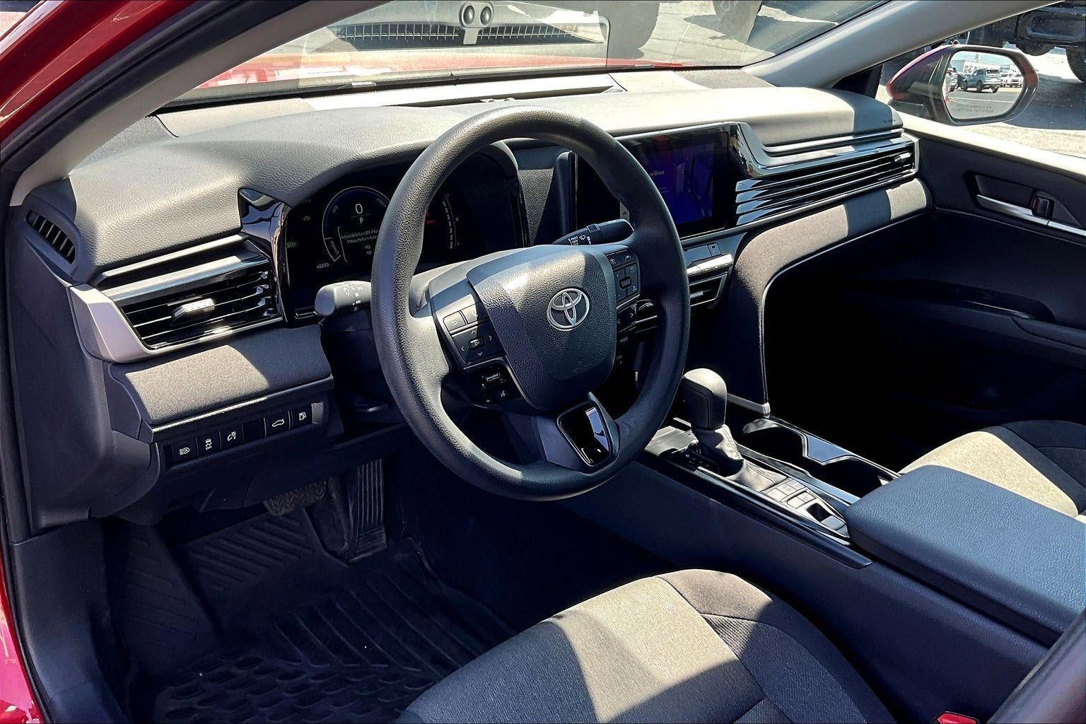 Used 2025 Toyota Camry LE FWD image 14