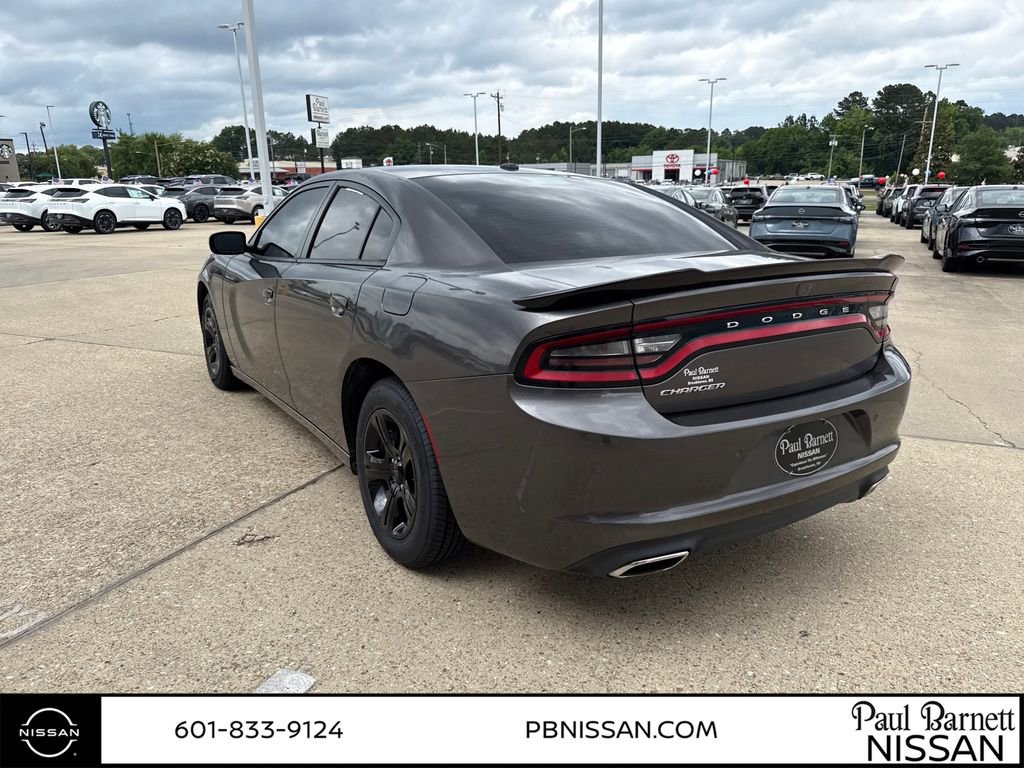 Used 2021 Dodge Charger SXT w/ Leather Interior Group RWD image 10