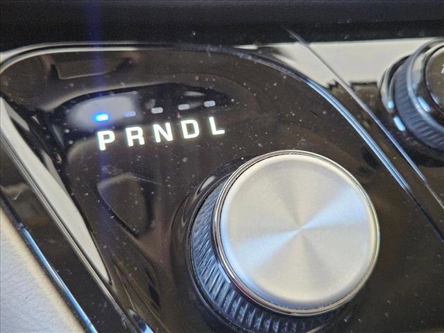 Used 2022 Chrysler Pacifica Touring-L image 13