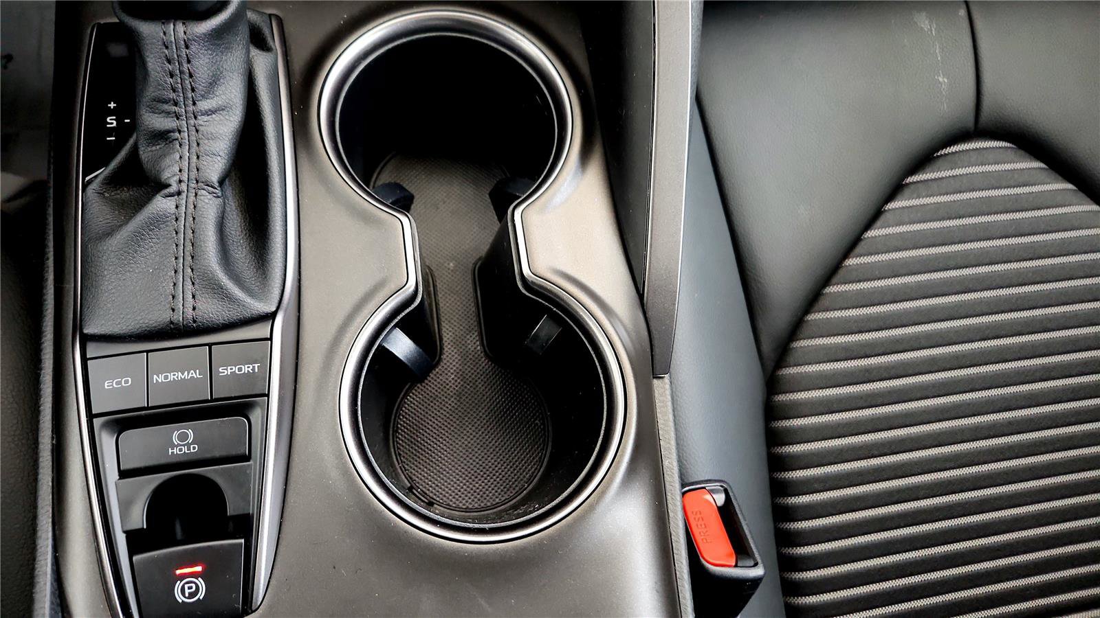 Used 2023 Toyota Camry SE image 34