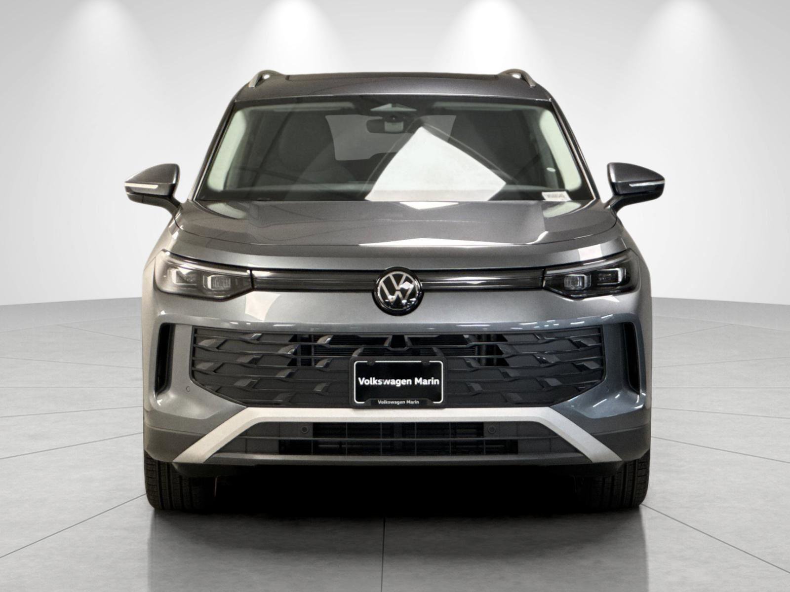 New 2026 Volkswagen Tiguan SE FWD image 8