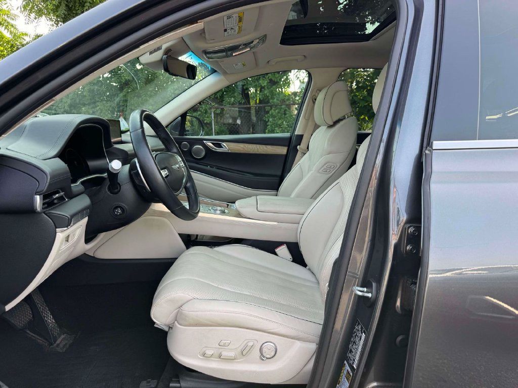 Used 2022 Genesis GV80 2.5T w/ Prestige Package 04 AWD/4WD image 16