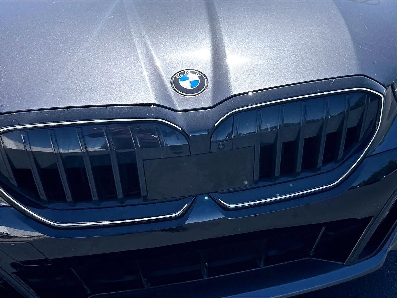 Used 2024 BMW 540i xDrive w/ Premium Package AWD/4WD image 32
