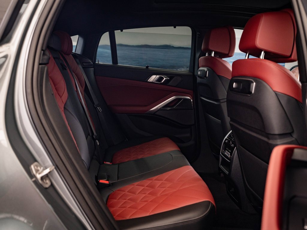 Used 2024 BMW X6 M60i w/ Dynamic Handling Package image 45