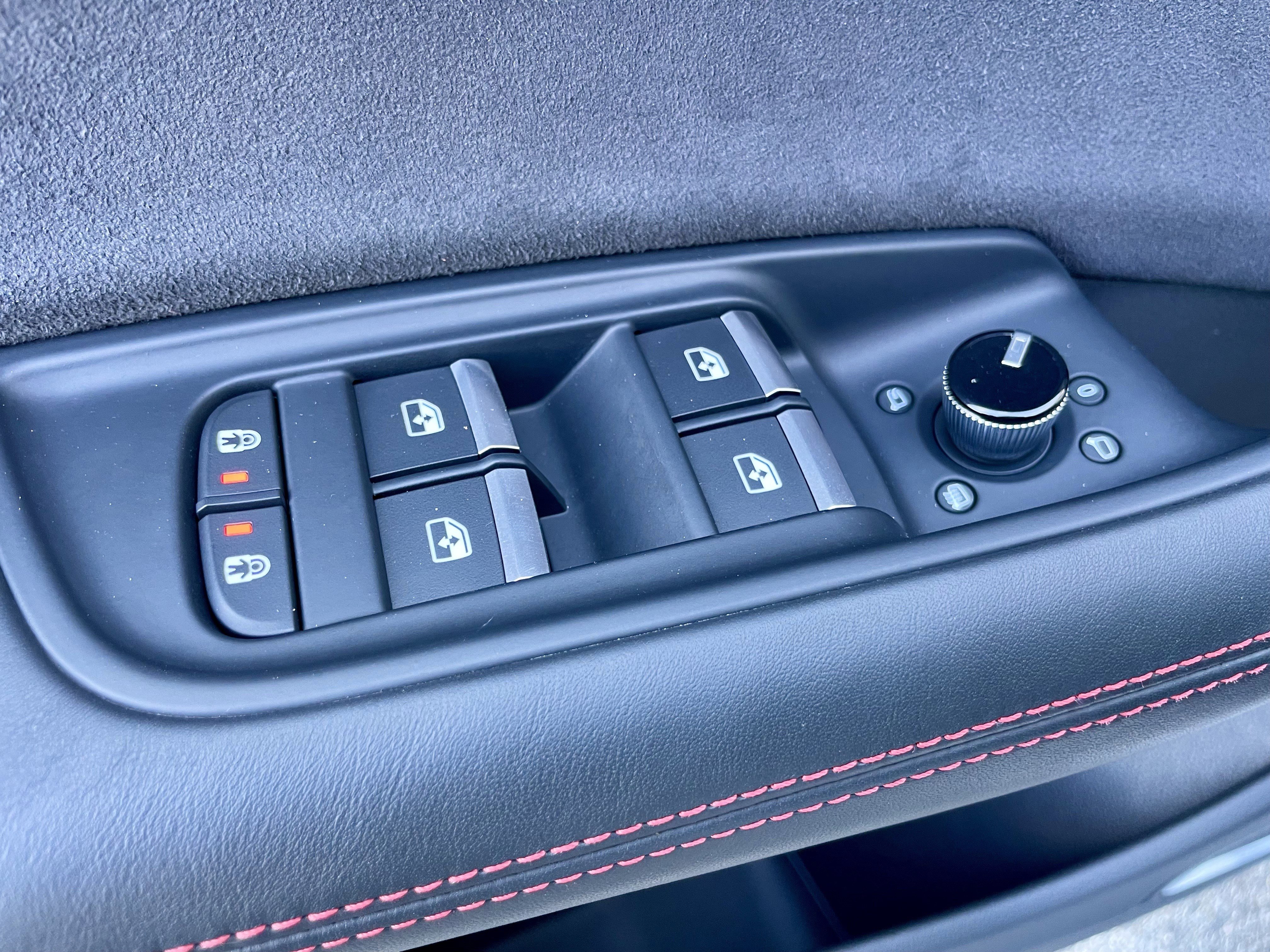 Used 2024 Audi RS Q8 4.0T image 11