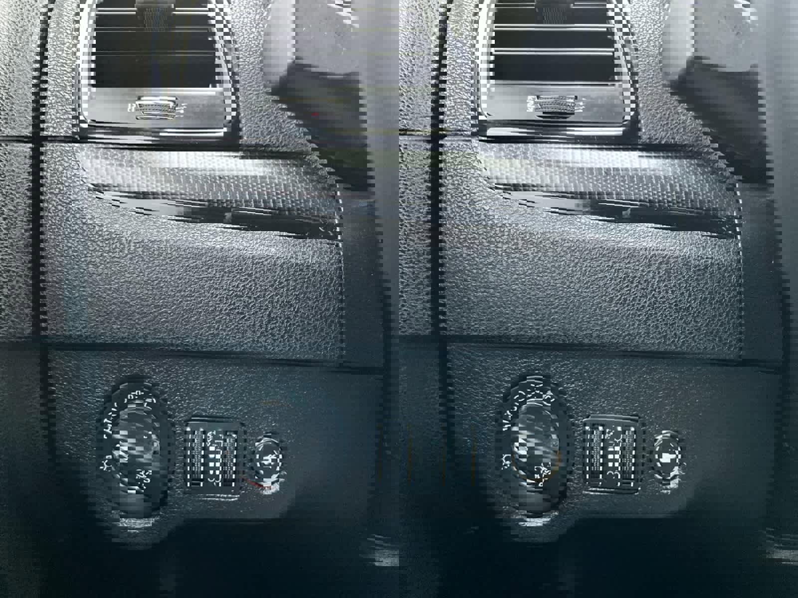 Used 2016 Chrysler 300 S image 21