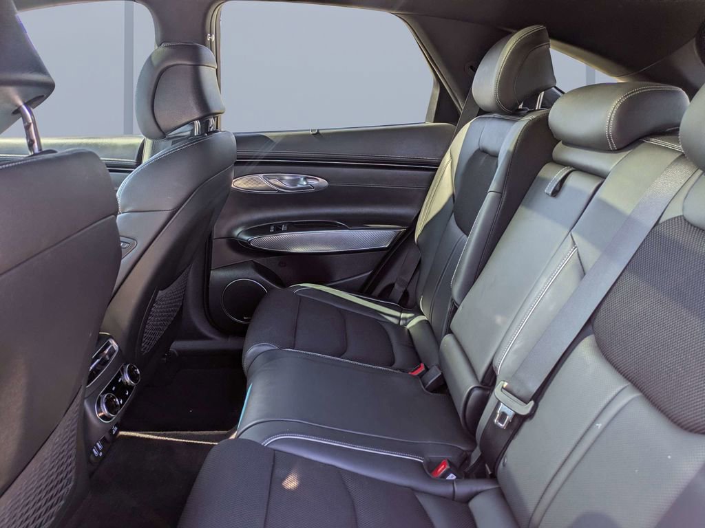 Used 2025 Genesis GV70 2.5T w/ Sport Prestige Package image 14