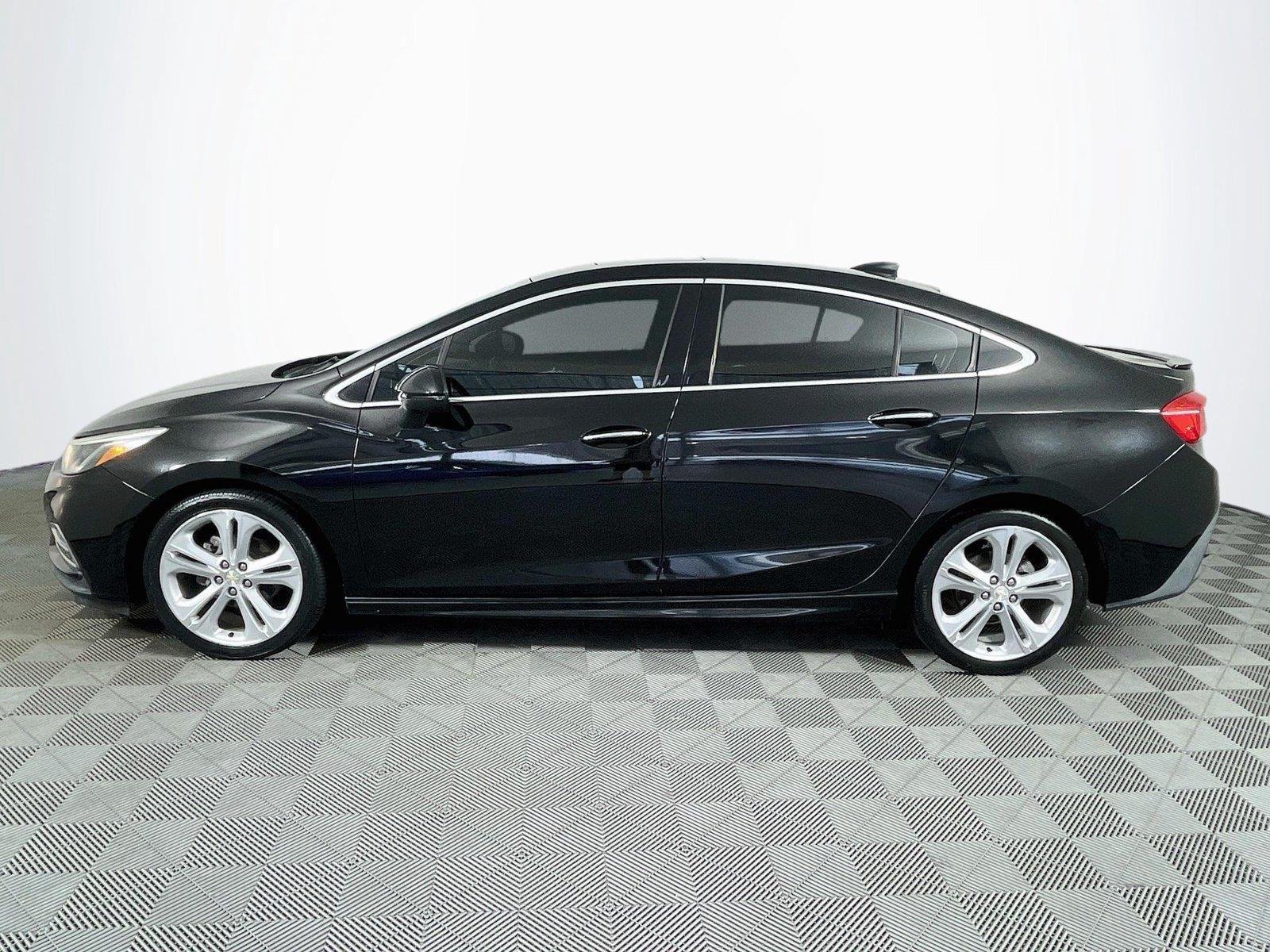 Used 2016 Chevrolet Cruze Premier FWD image 4