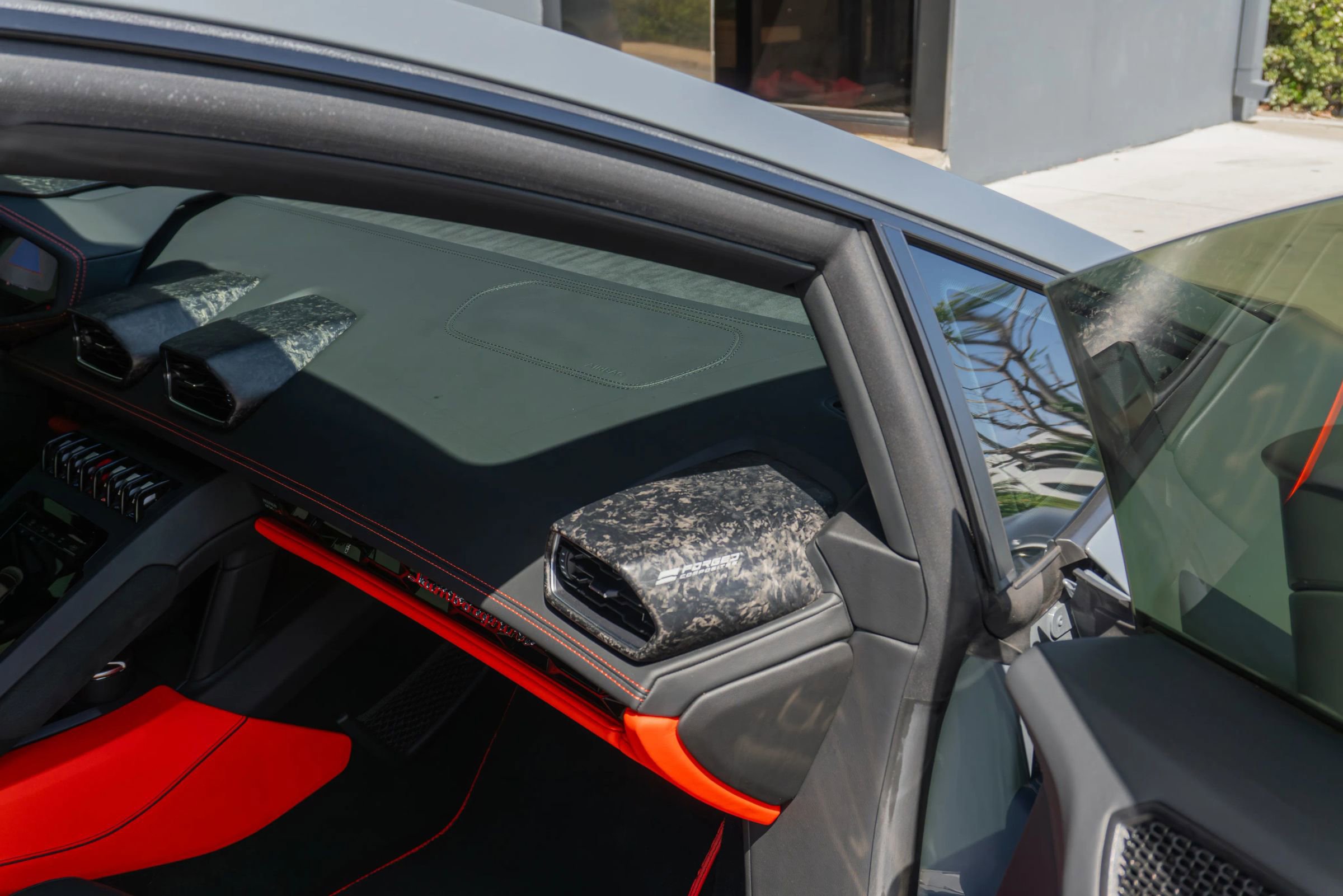 Used 2022 Lamborghini Huracan EVO RWD image 52