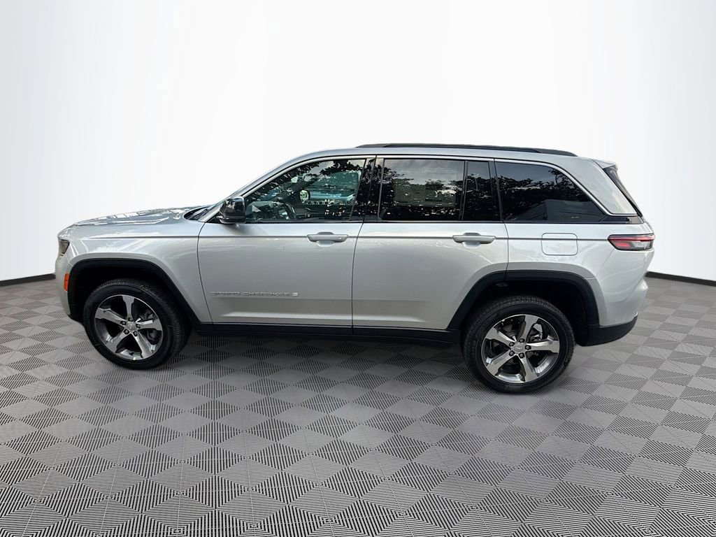 New 2026 Jeep Grand Cherokee Limited RWD image 8