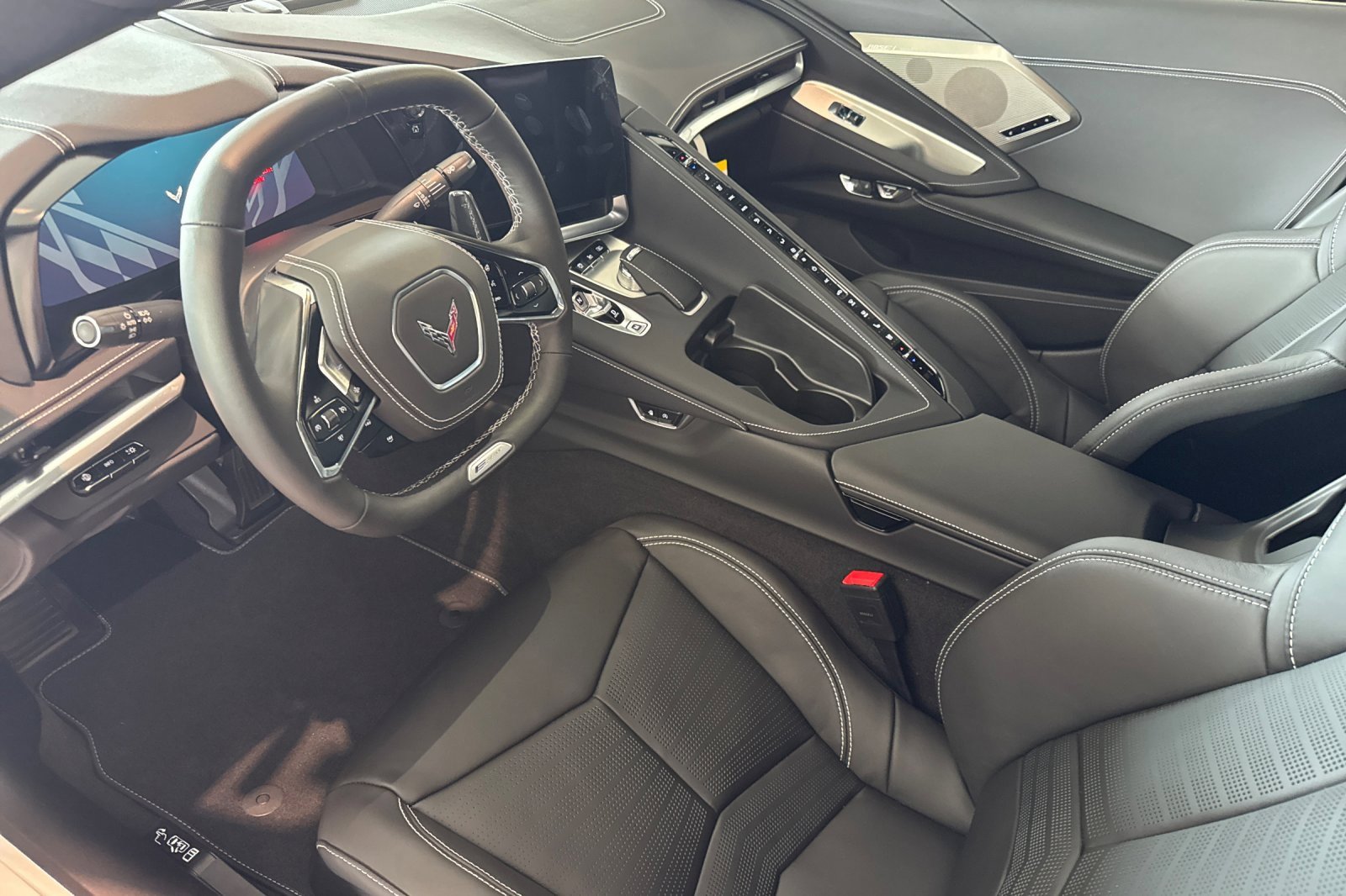 New 2025 Chevrolet Corvette E-Ray image 8