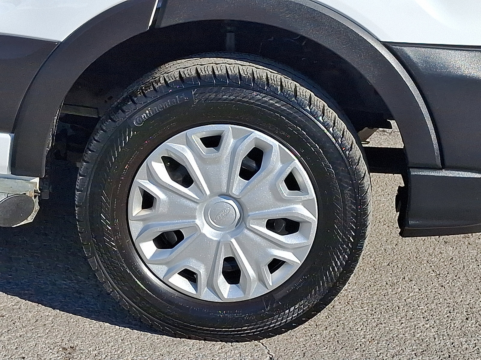 Certified 2024 Ford Transit 250 Low Roof w/ Exterior Upgrade Package image 8