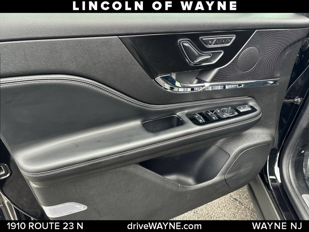 Certified 2024 Lincoln Corsair AWD w/ Equipment Group 101A image 13