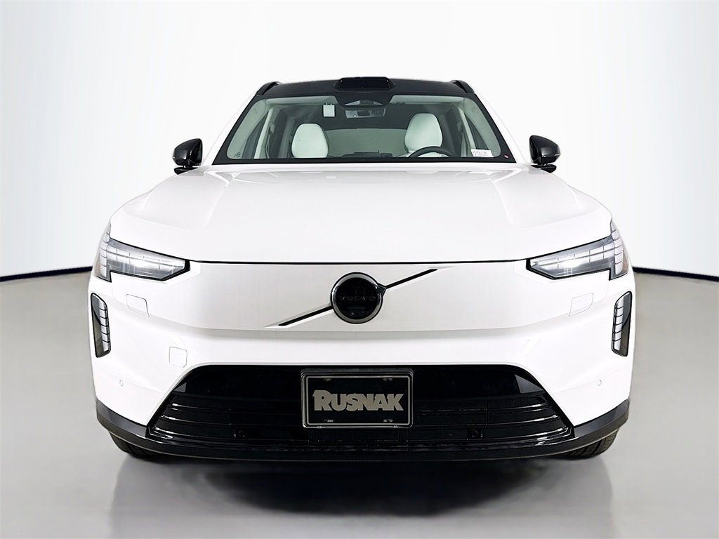 New 2025 Volvo EX90 Plus image 2