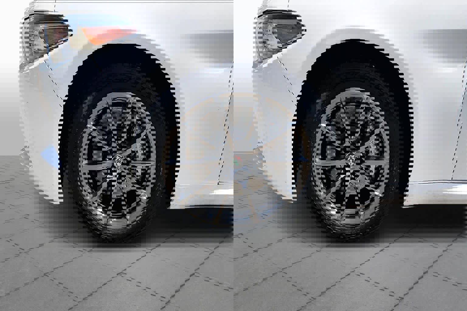 Used 2018 Alfa Romeo Giulia AWD image 10