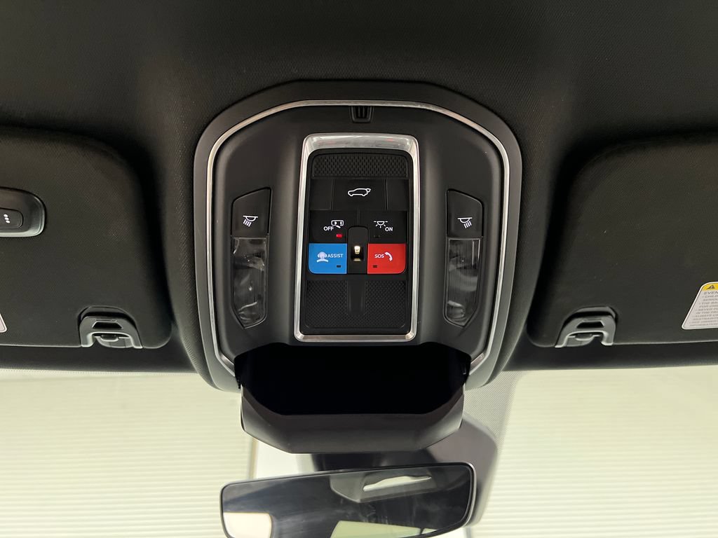 Used 2024 Jeep Wagoneer Series III AWD/4WD image 79
