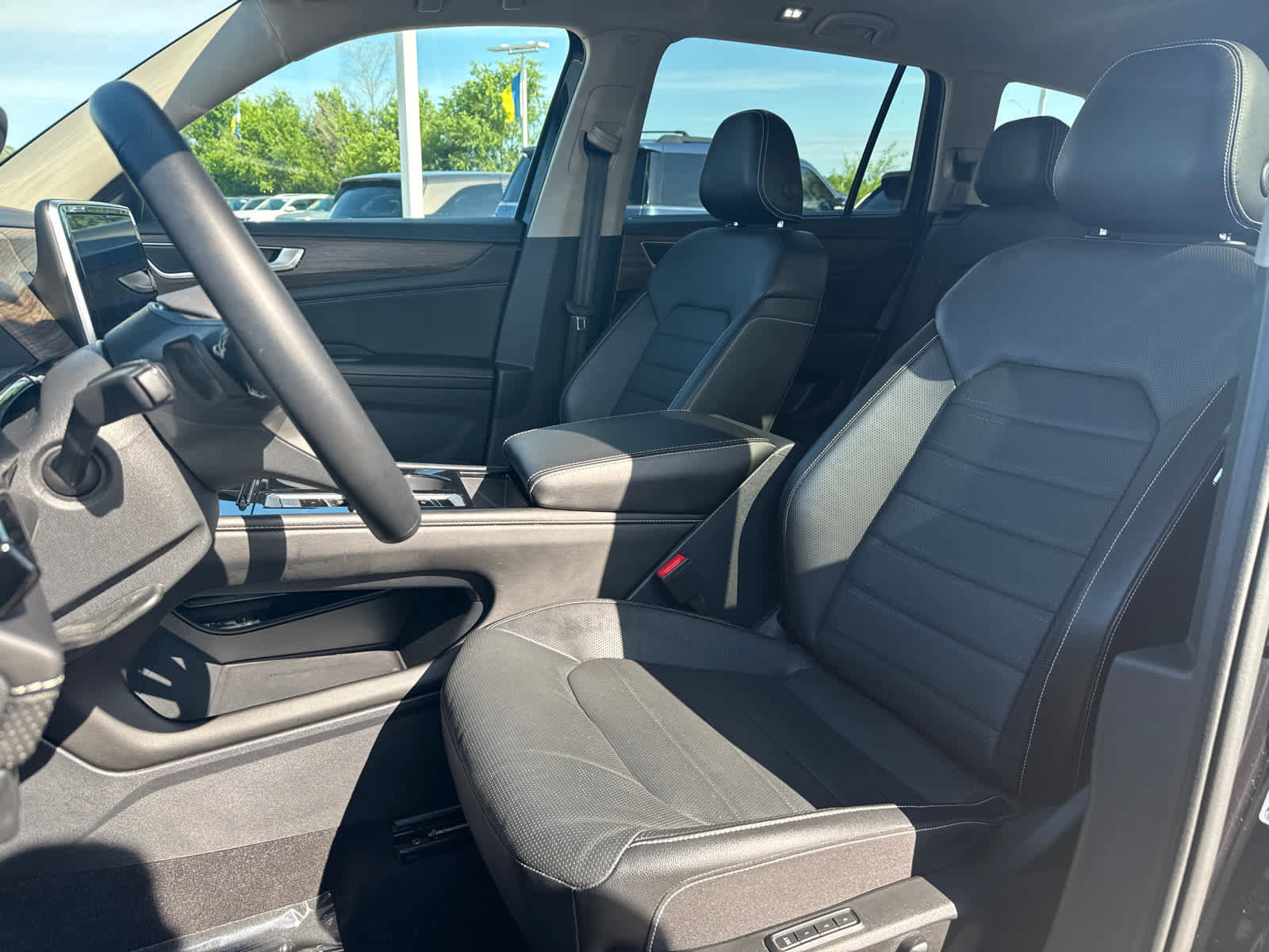 Certified 2024 Volkswagen Atlas SEL image 11