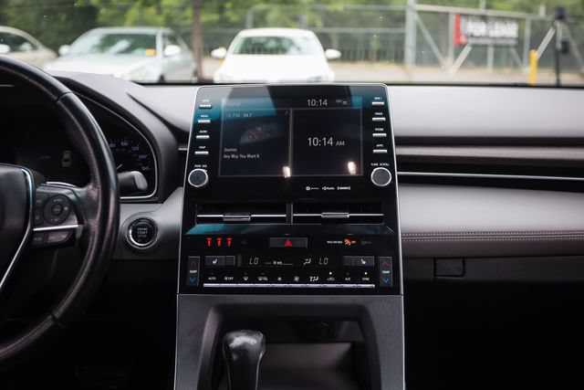 Used 2020 Toyota Avalon XLE w/ Moonroof Package FWD image 25