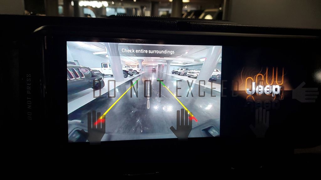 Used 2024 Jeep Gladiator Sport image 23