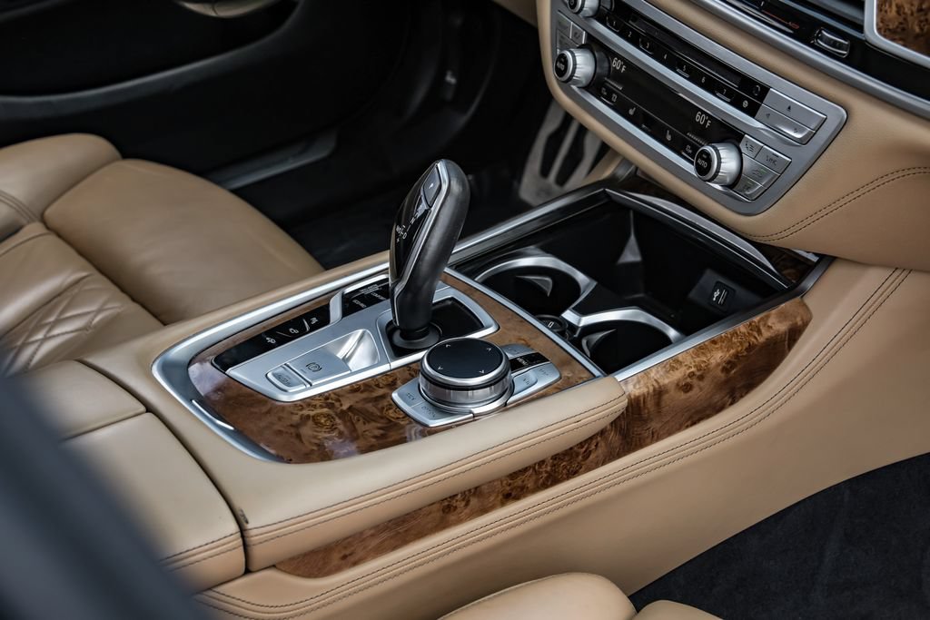 Used 2019 BMW 750i xDrive w/ M Sport Package AWD/4WD image 24