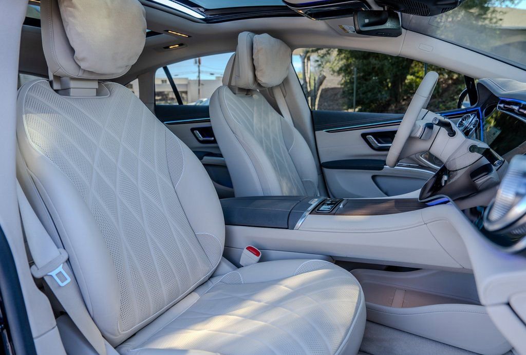 Used 2023 Mercedes-Benz EQS 580 4MATIC Sedan image 21
