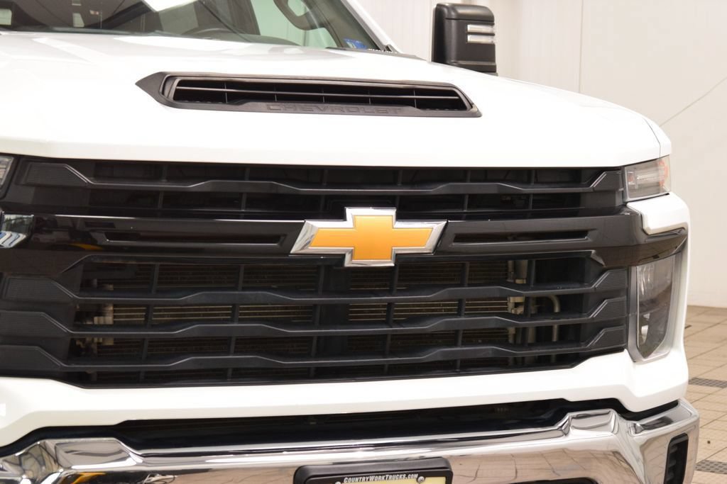 Used 2024 Chevrolet Silverado 3500 W/T w/ WT Convenience Package AWD/4WD image 5