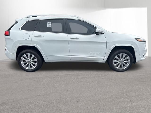 Used 2016 Jeep Cherokee Overland w/ Technology Group AWD/4WD image 5