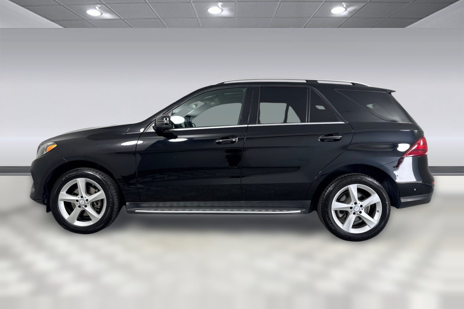 Certified 2017 Mercedes-Benz GLE 350 4MATIC image 2