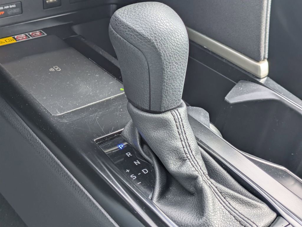 Used 2025 Toyota Camry LE image 17