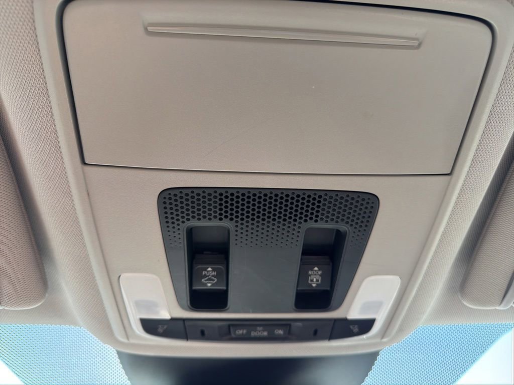 Used 2023 Honda Pilot Touring image 27