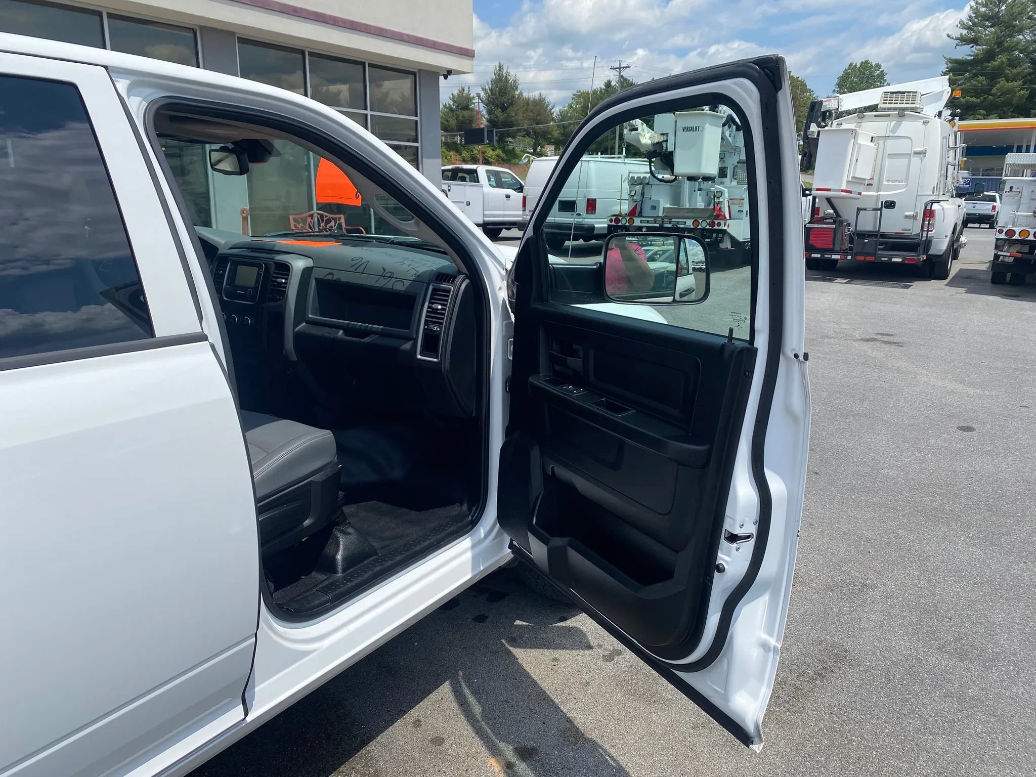 Used 2015 RAM 1500 Tradesman w/ Protection Group AWD/4WD image 19