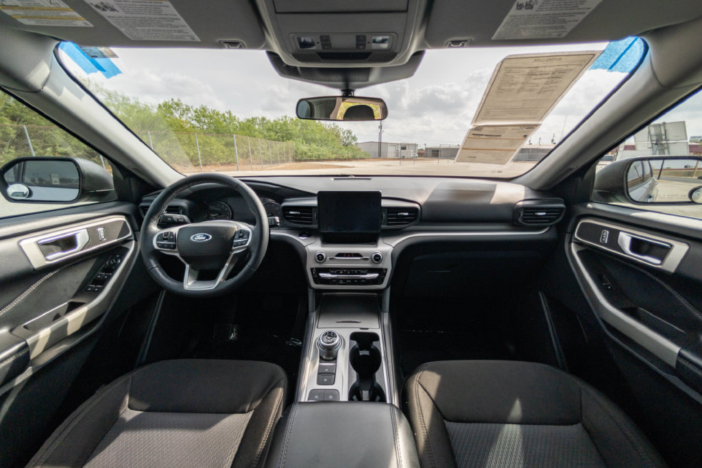 Certified 2023 Ford Explorer XLT RWD image 18