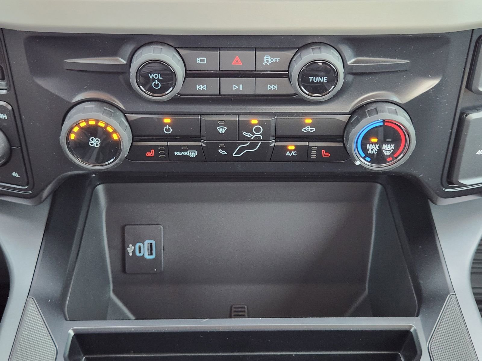 New 2026 Ford F250 XLT w/ XLT Premium Package image 18