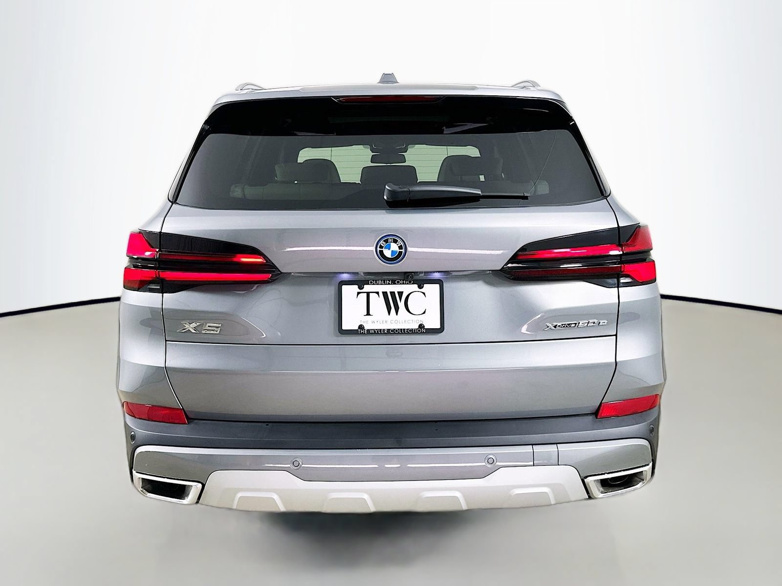 New 2026 BMW X5 xDrive50e w/ Executive Package AWD/4WD image 6