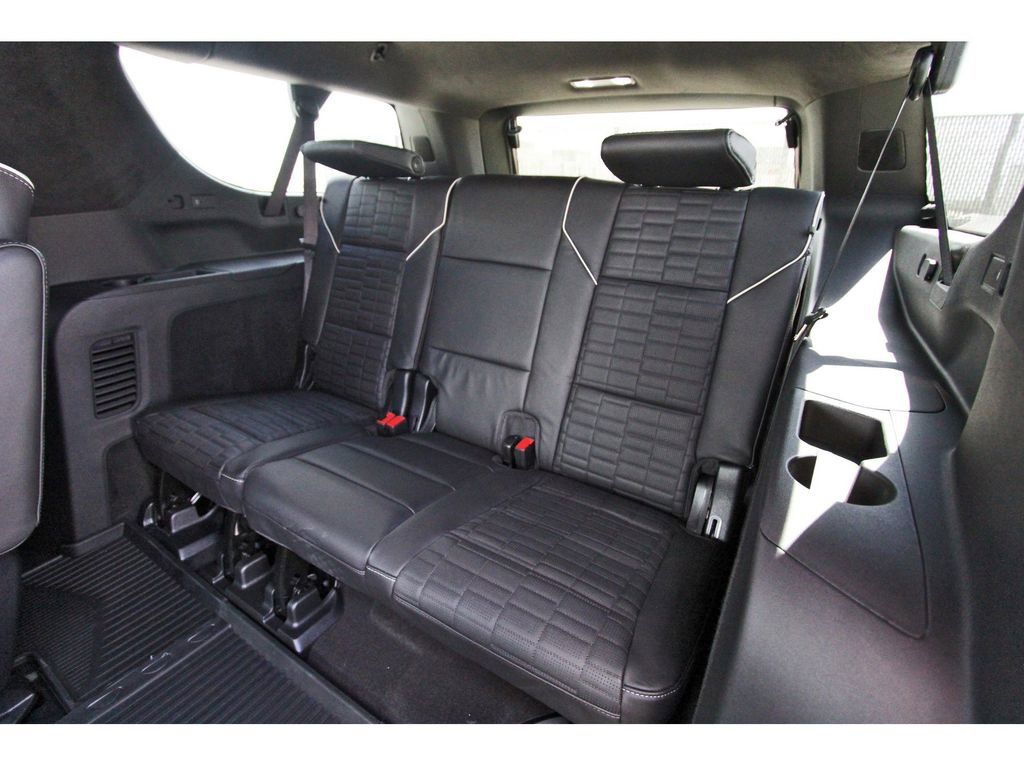 New 2026 Cadillac Escalade ESV Platinum Sport w/ LPO, ONYX Package AWD/4WD image 13